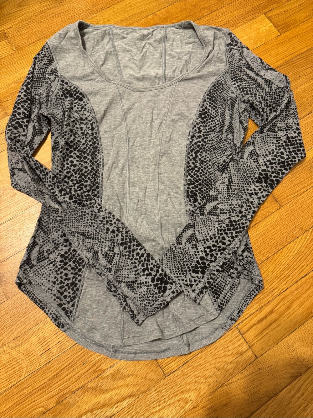 lululemon athletica Heather Gray Snake-Print Long Sleeve Scoop Neck Top